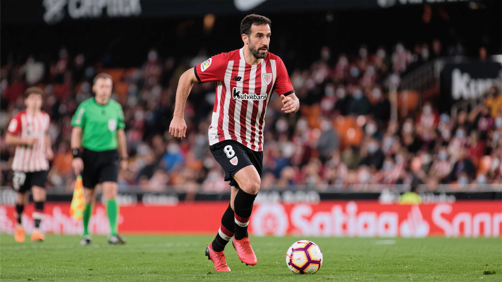 40岁卡索拉西乙低薪助母队冲甲,球衣售额捐青训播未来希望 40岁卡索拉西乙低薪助母队冲甲,球衣售额捐青训播未来希望